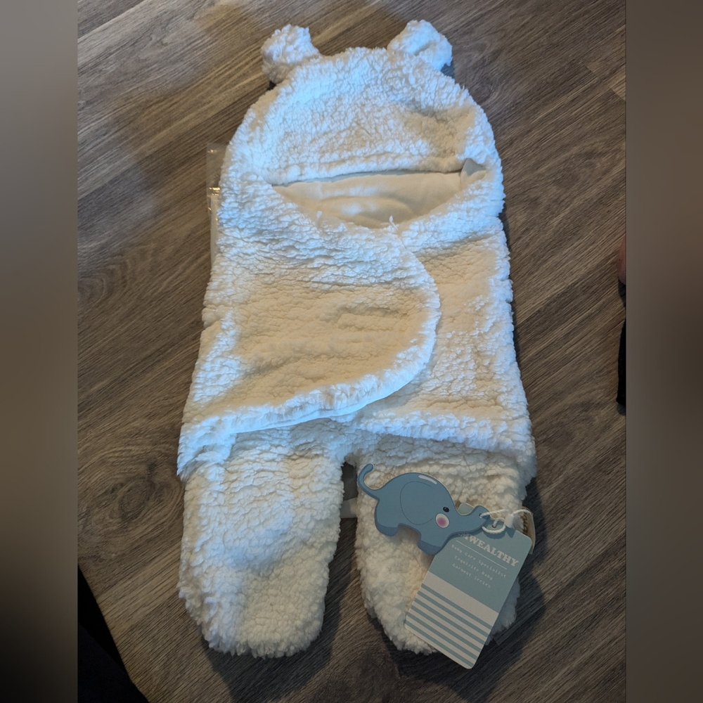 Brand New baby bear snowsuit 0-6months